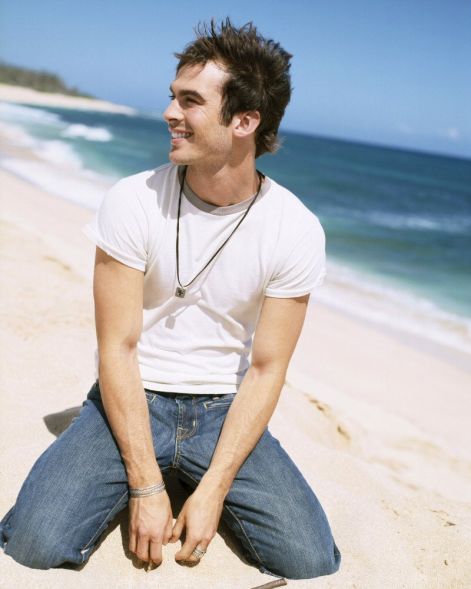 ian-at-the-beach-ian-somerhalder-183929_800_1000.jpg